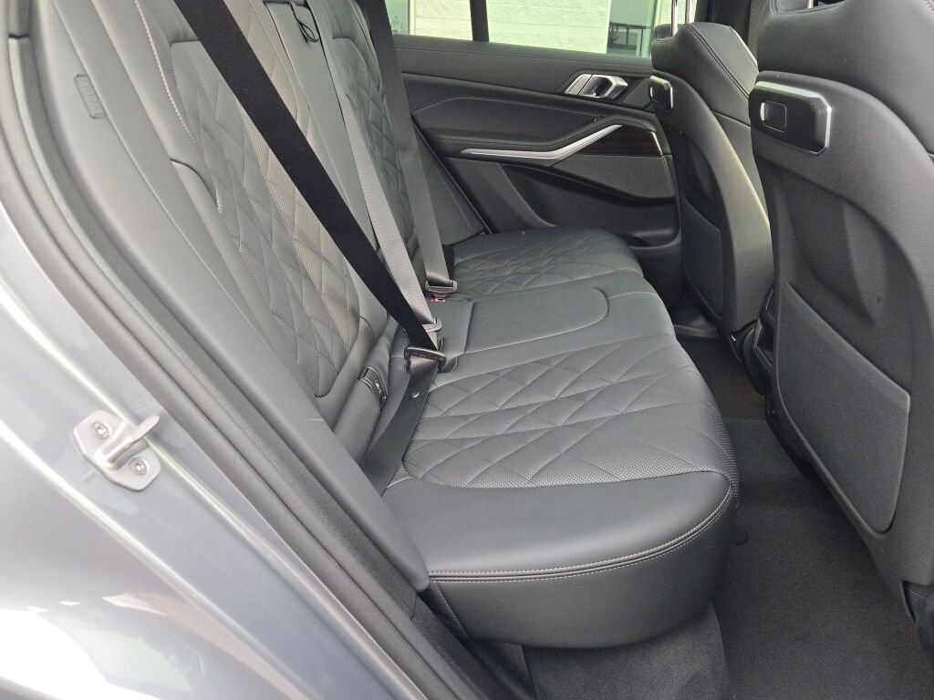 Used 2026 BMW X5 xDrive40i image 8