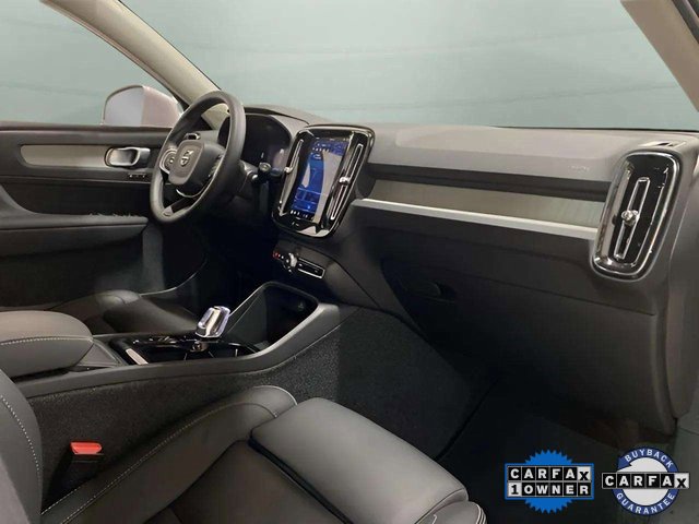 Used 2025 Volvo XC40 B5 Plus image 23
