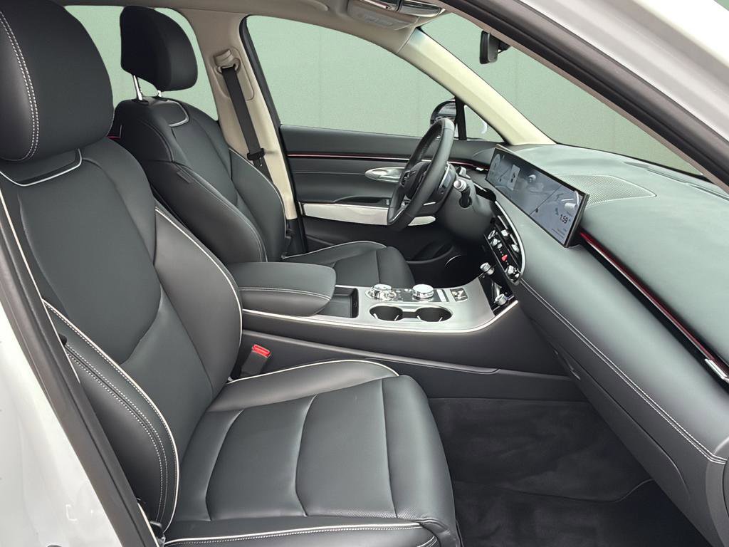 Certified 2026 Genesis GV70 2.5T Advanced image 40