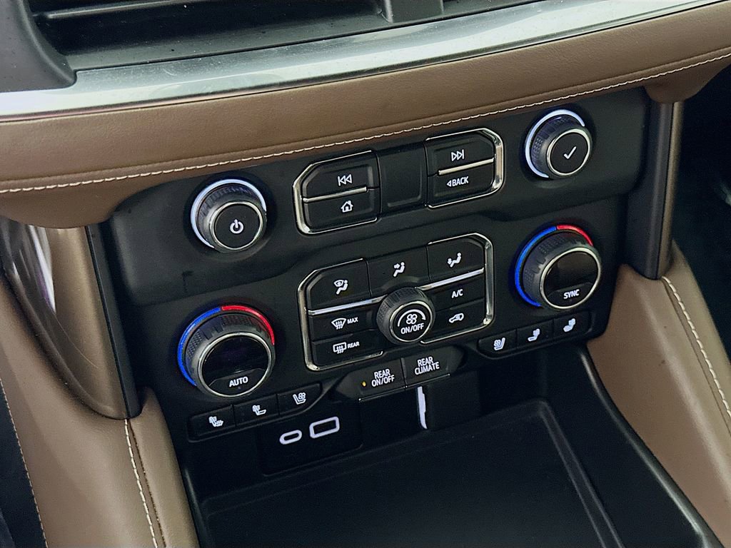 Used 2022 Chevrolet Suburban High Country image 28