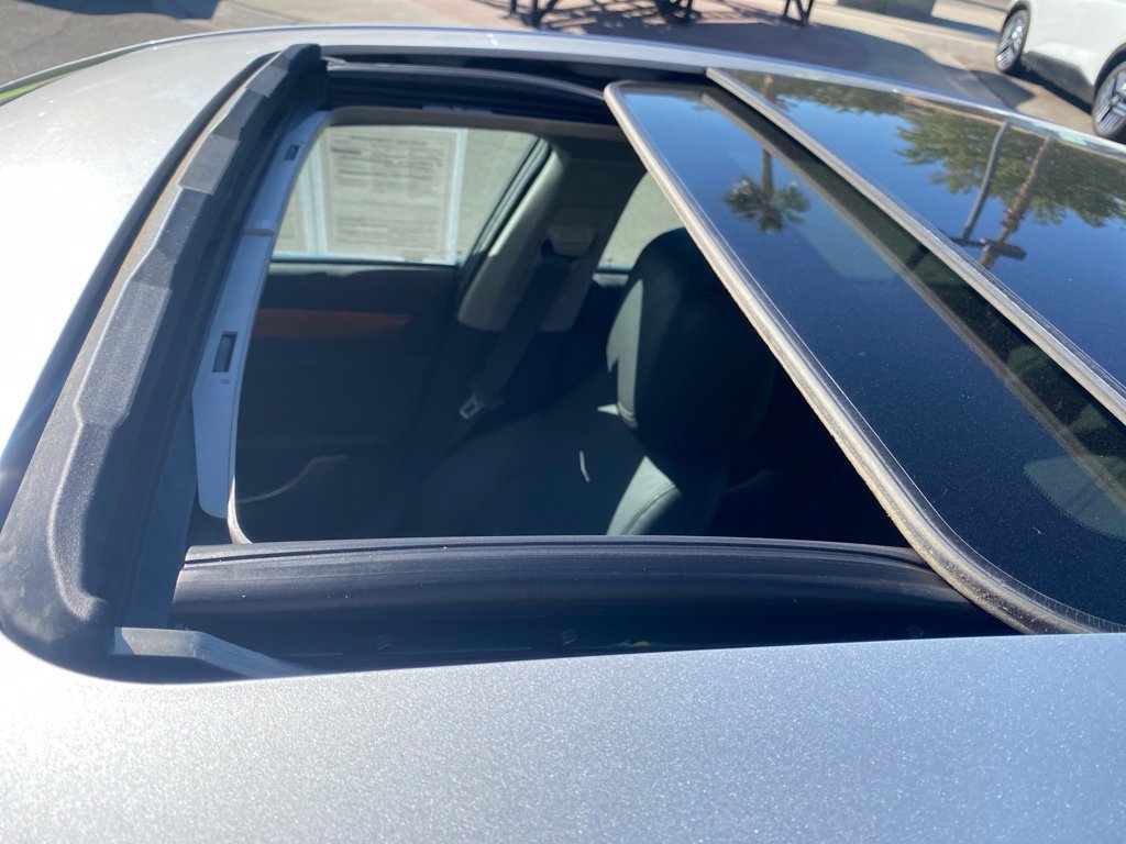 Used 2010 Cadillac CTS Premium RWD image 13