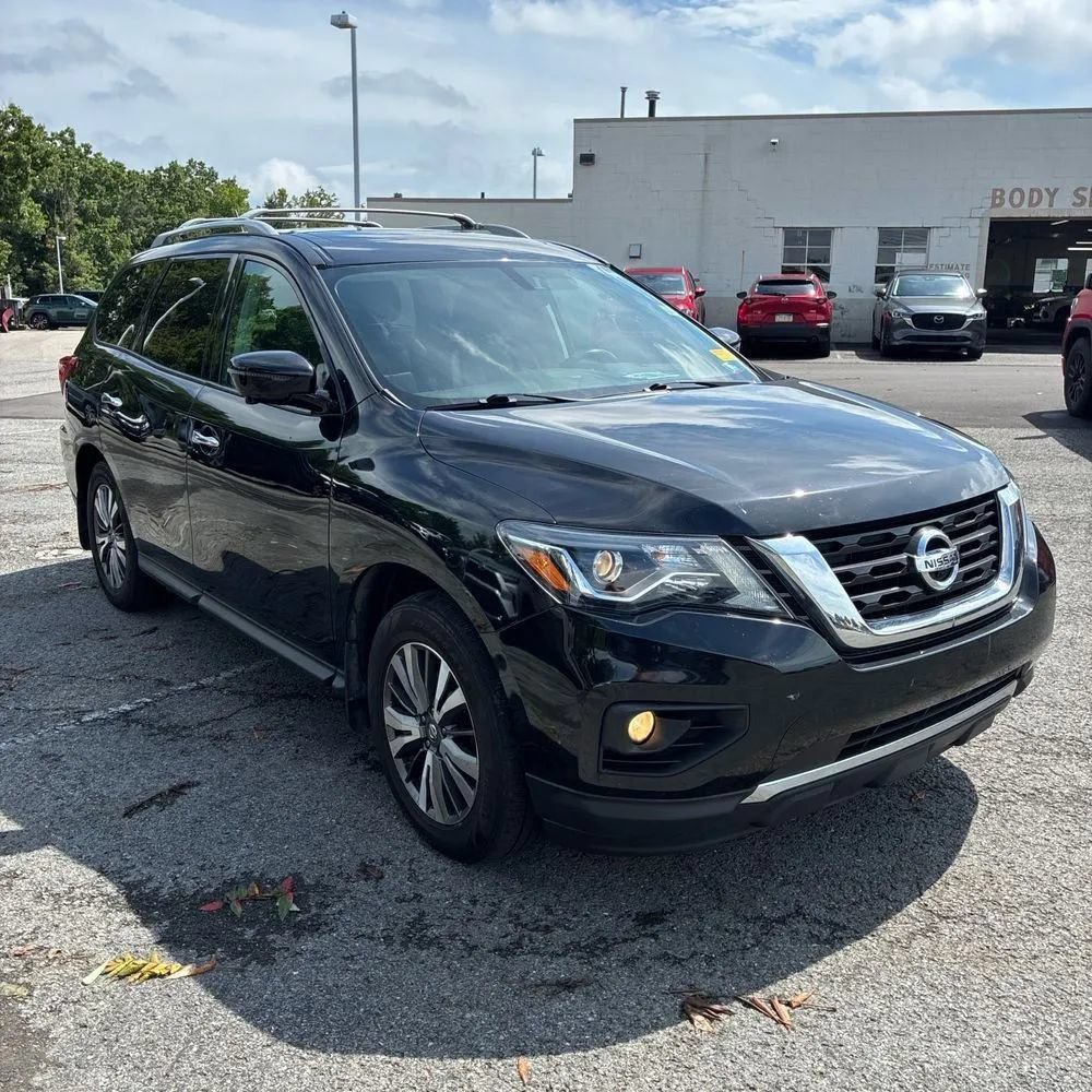Used 2017 Nissan Pathfinder SL w/ SL Premium Package AWD/4WD image 12