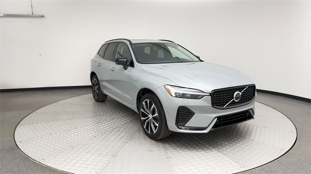 Certified 2025 Volvo XC60 B5 Plus image 8