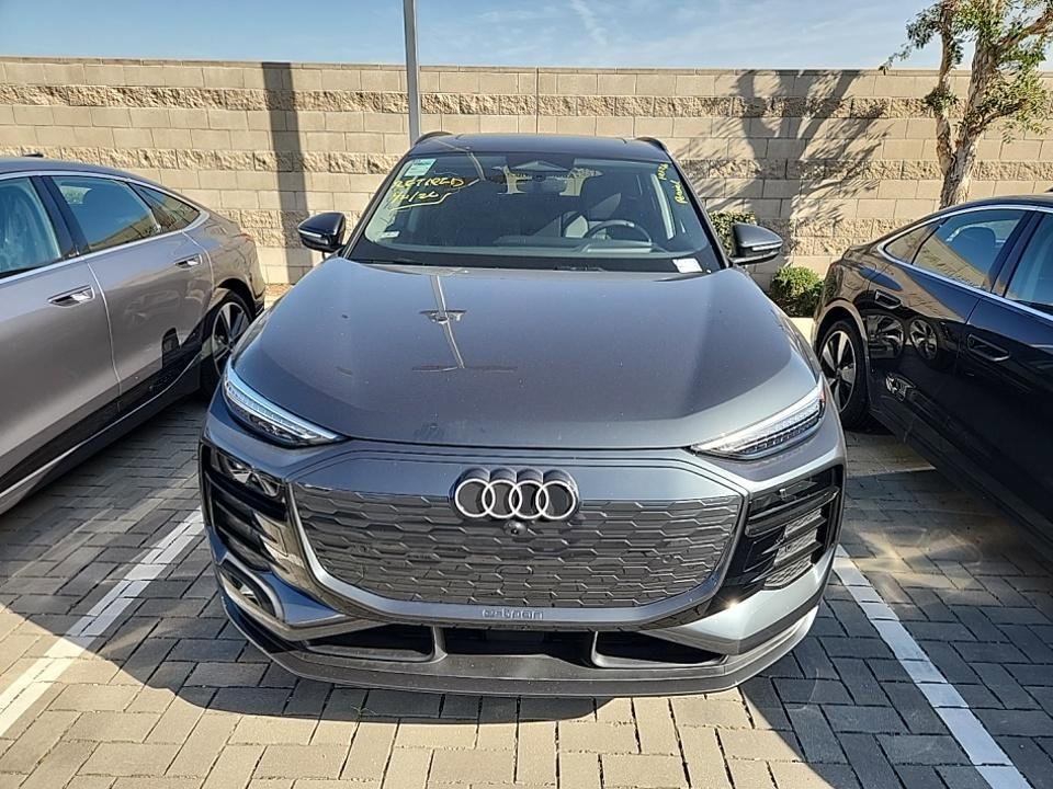 Used 2025 Audi Q6 e-tron Premium Plus w/ Premium Plus image 2