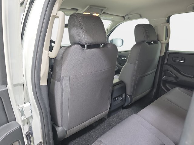 Used 2025 Nissan Frontier SV w/ SV Convenience Package AWD/4WD image 12
