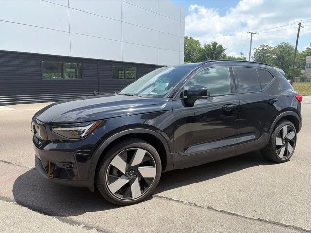 Used 2024 Volvo XC40 Recharge Plus w/ Protection Package Premier AWD/4WD image 5