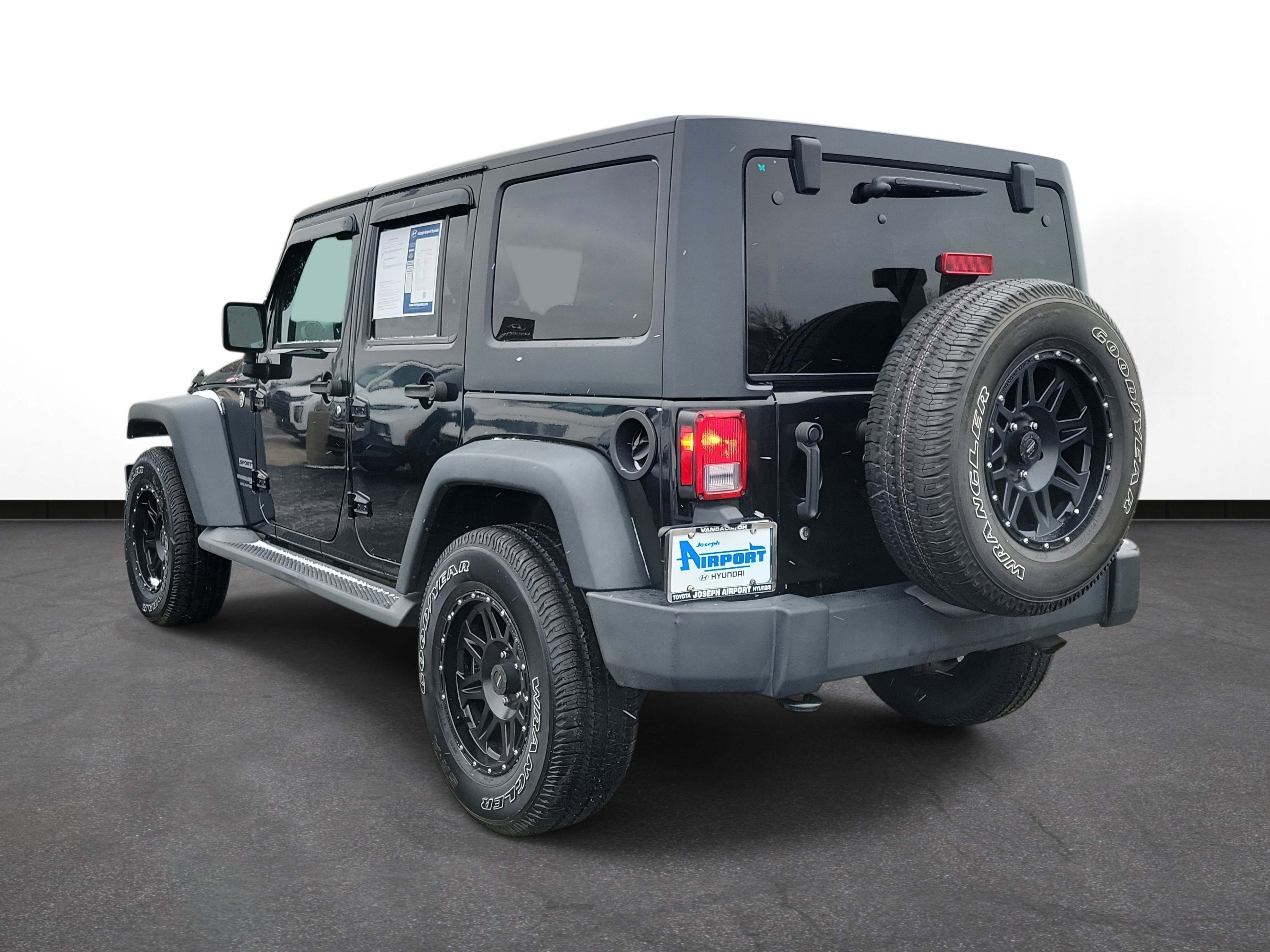 Used 2018 Jeep Wrangler Unlimited Sport S image 3