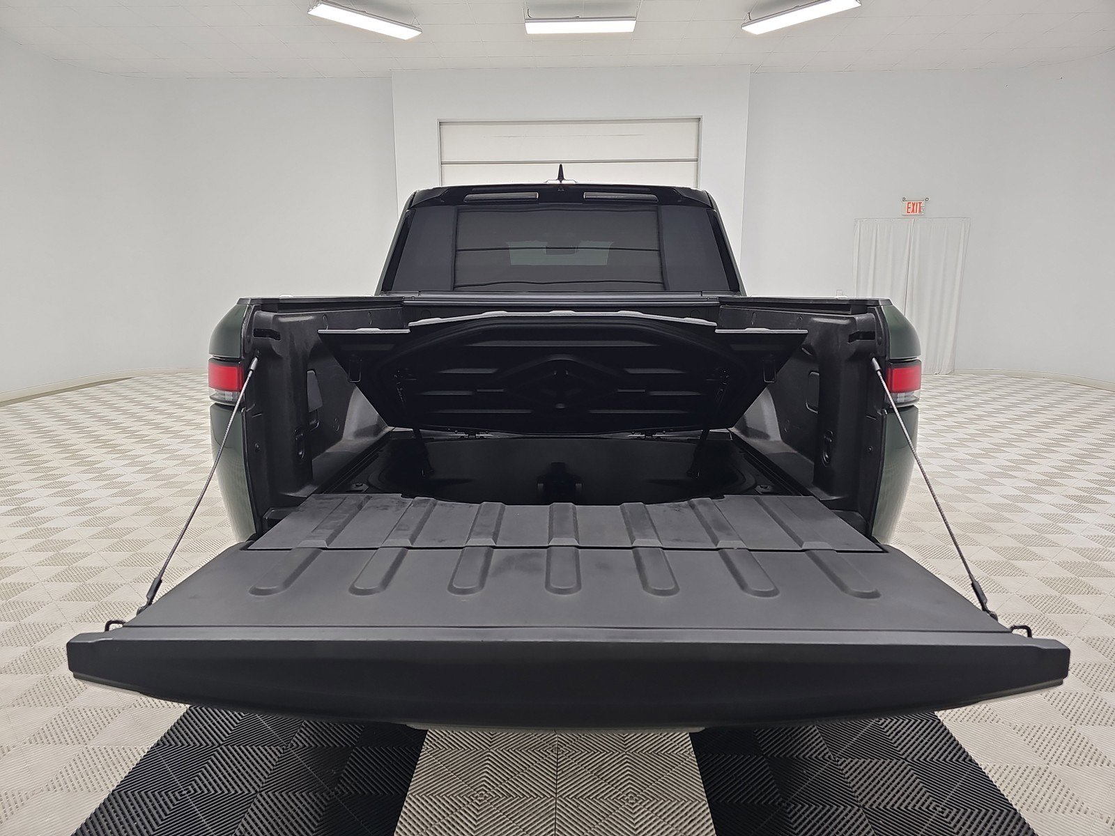 Used 2024 Rivian R1T Adventure AWD/4WD image 15