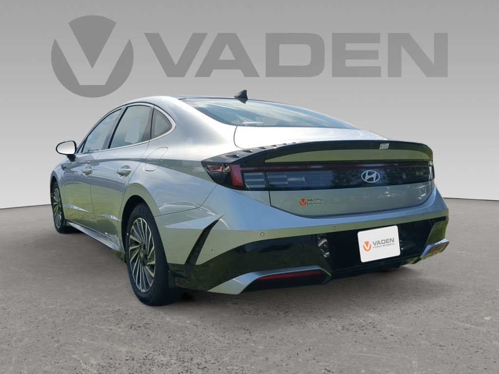 New 2025 Hyundai Sonata Limited image 3