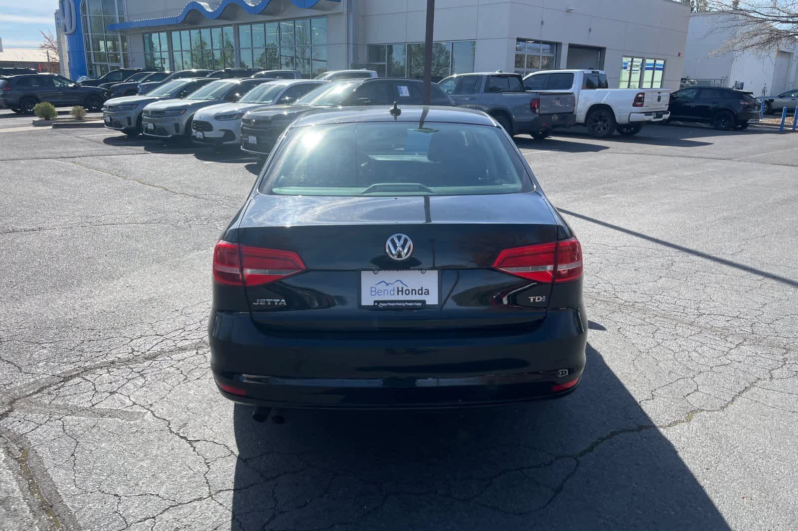 Used 2015 Volkswagen Jetta TDI S FWD image 4