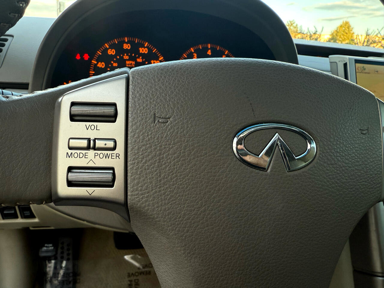 Used 2004 INFINITI G35 2dr Cpe Auto w/ Premium Pkg image 27