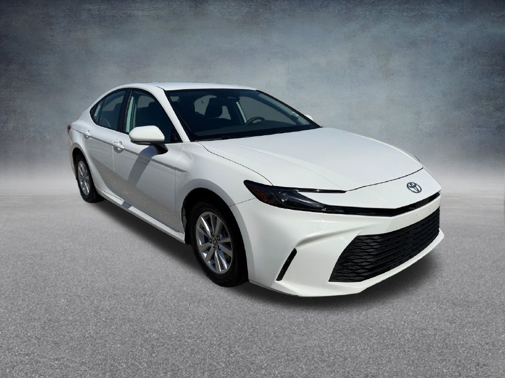 Used 2025 Toyota Camry LE FWD image 3