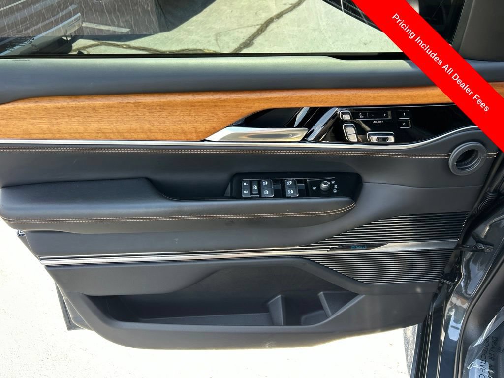 Used 2024 Jeep Grand Wagoneer Series III AWD/4WD image 4