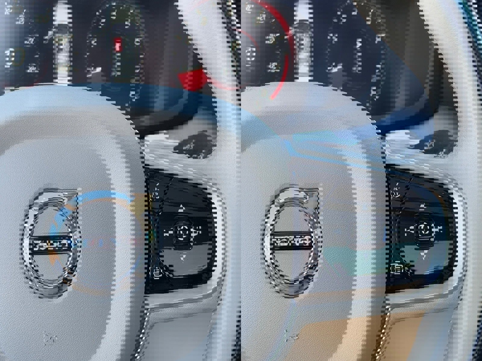 Used 2020 Volvo S60 T6 Momentum image 22