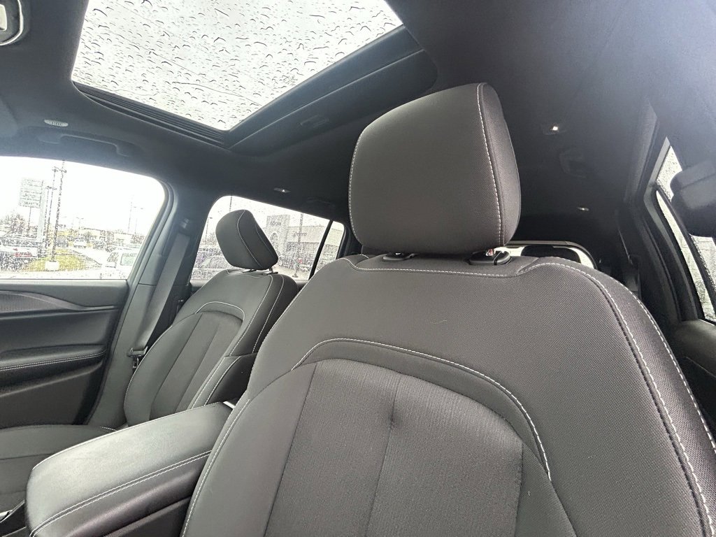 Used 2025 Jeep Grand Cherokee L Laredo w/ Luxury Tech Group I image 14