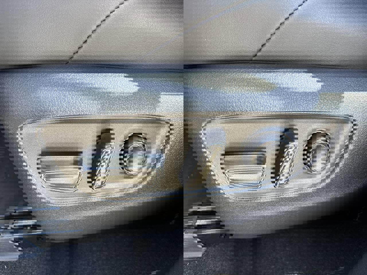 Used 2024 Toyota Venza Nightshade image 19