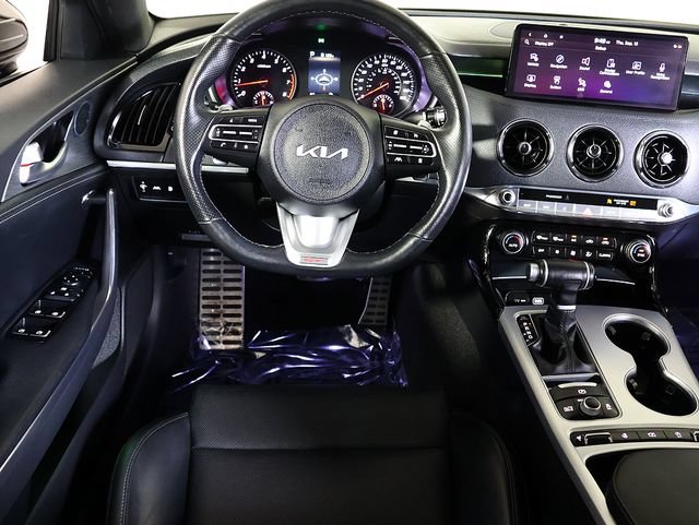 Used 2022 Kia Stinger GT1 AWD/4WD image 3