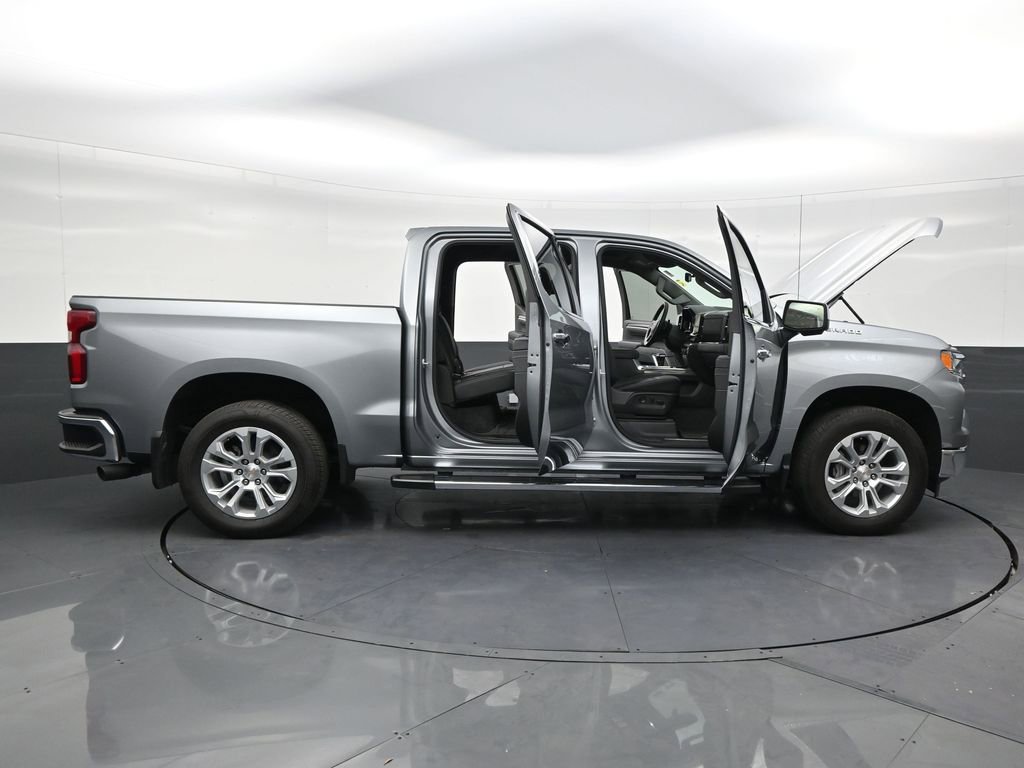 Used 2025 Chevrolet Silverado 1500 LTZ w/ Technology Package image 30