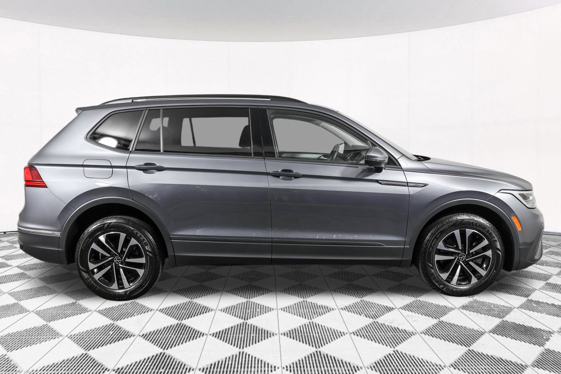 Used 2023 Volkswagen Tiguan S FWD image 14