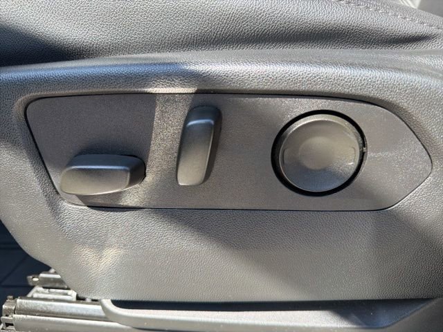 Certified 2024 Chevrolet Suburban Z71 w/ Luxury Package image 13