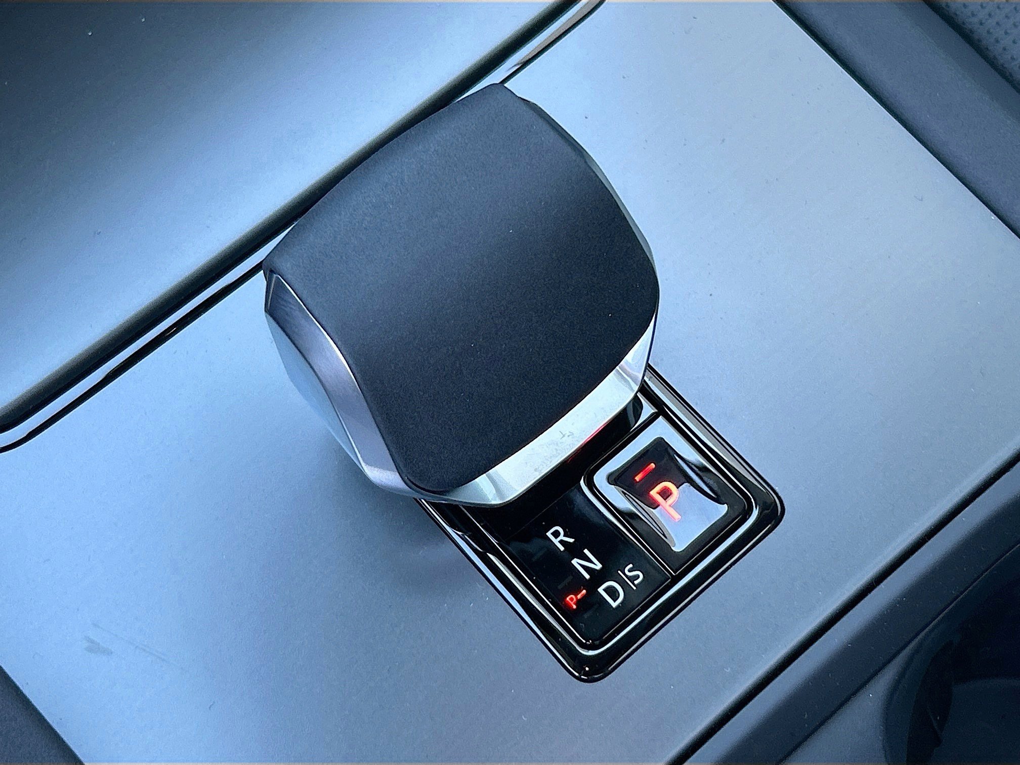 Used 2025 Land Rover Discovery Sport S image 24