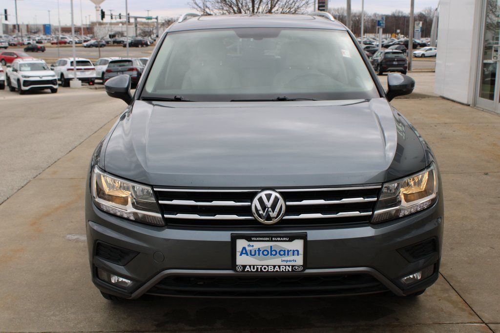 Used 2018 Volkswagen Tiguan SEL image 2