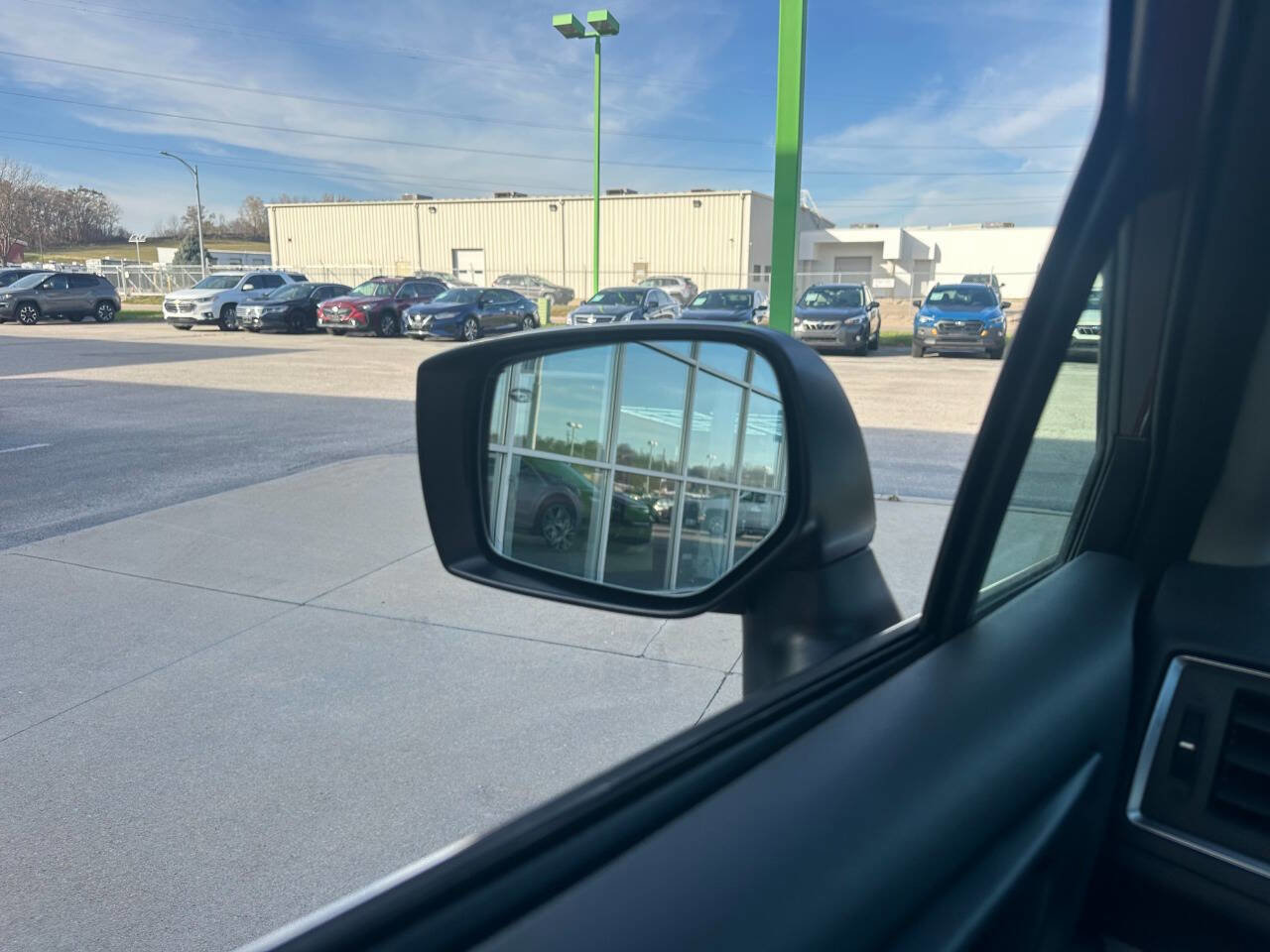 Used 2017 Subaru Outback 2.5i Premium image 20