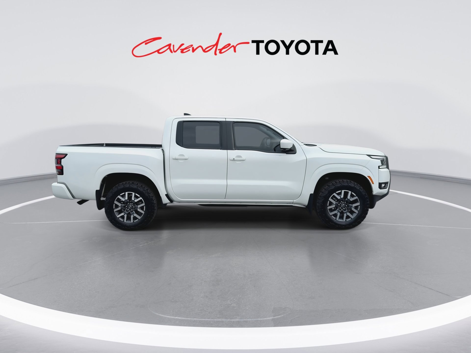Used 2025 Nissan Frontier SL AWD/4WD image 9