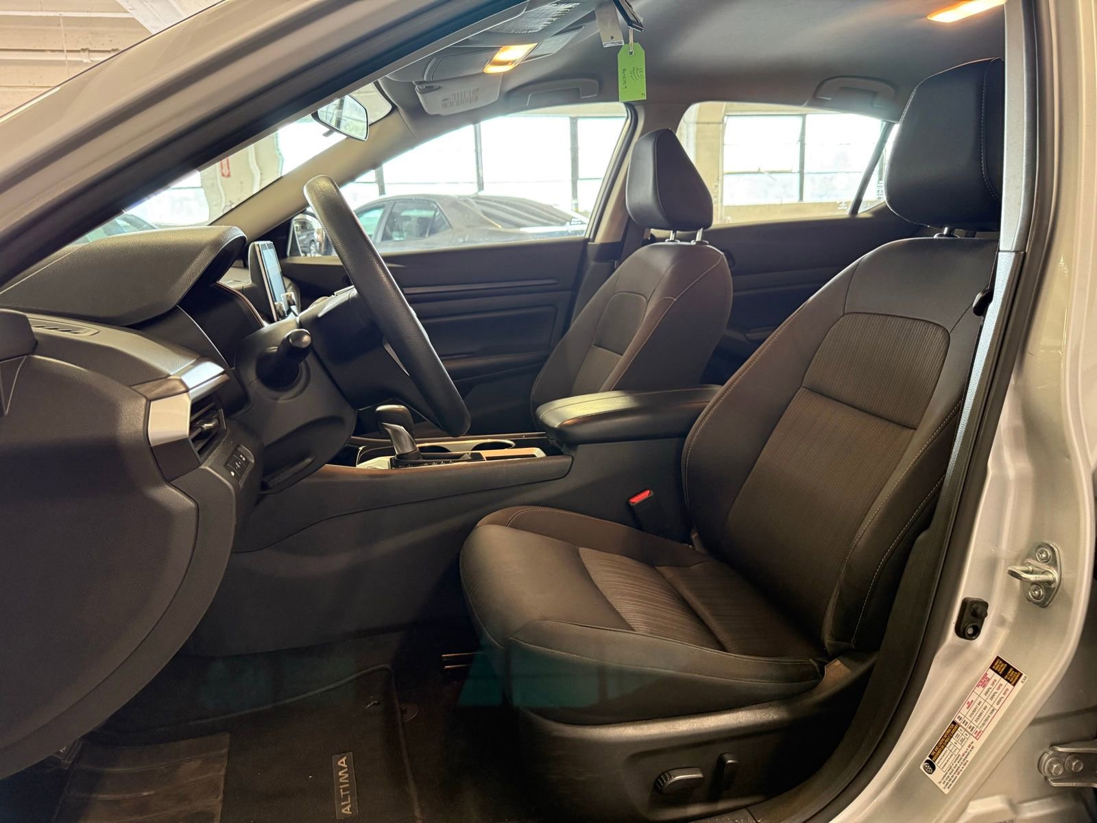 Used 2024 Nissan Altima 2.5 SV image 14