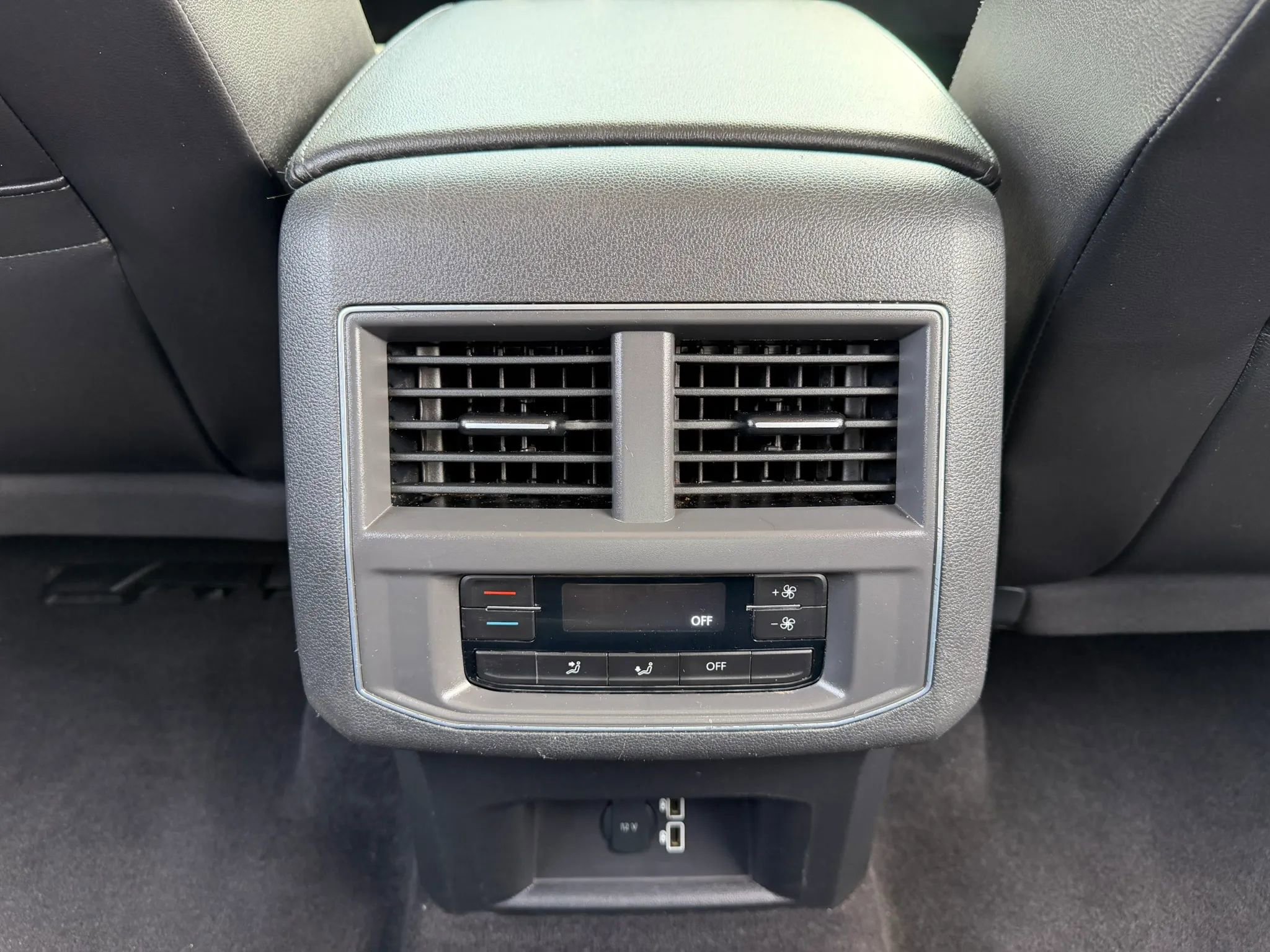 Used 2018 Volkswagen Atlas SE FWD image 16