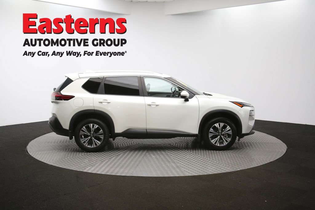 Used 2022 Nissan Rogue SV w/ SV Premium Package image 46