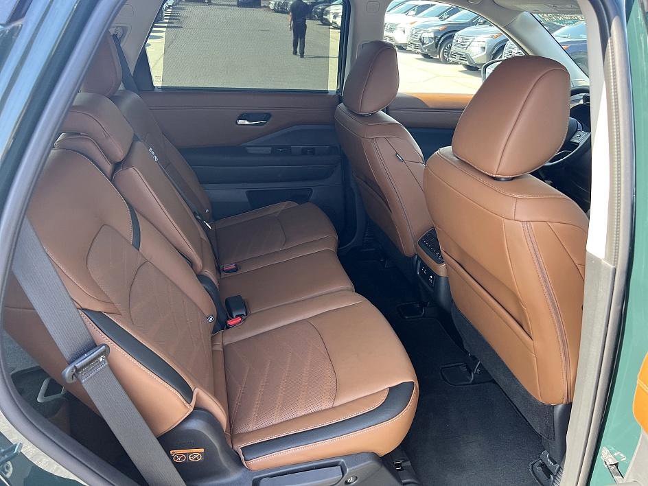 Certified 2024 Nissan Pathfinder Platinum w/ Cargo Package image 16