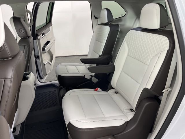 Used 2025 GMC Acadia Denali w/ Super Cruise Package image 42