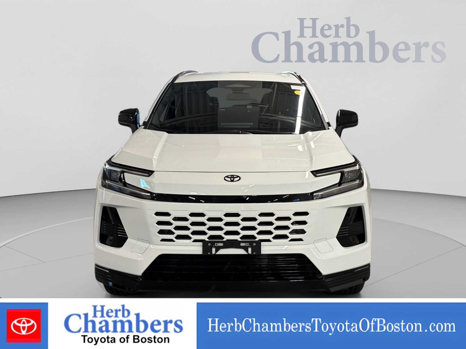 Used 2026 Toyota RAV4 SE w/ Convenience Package AWD/4WD image 2