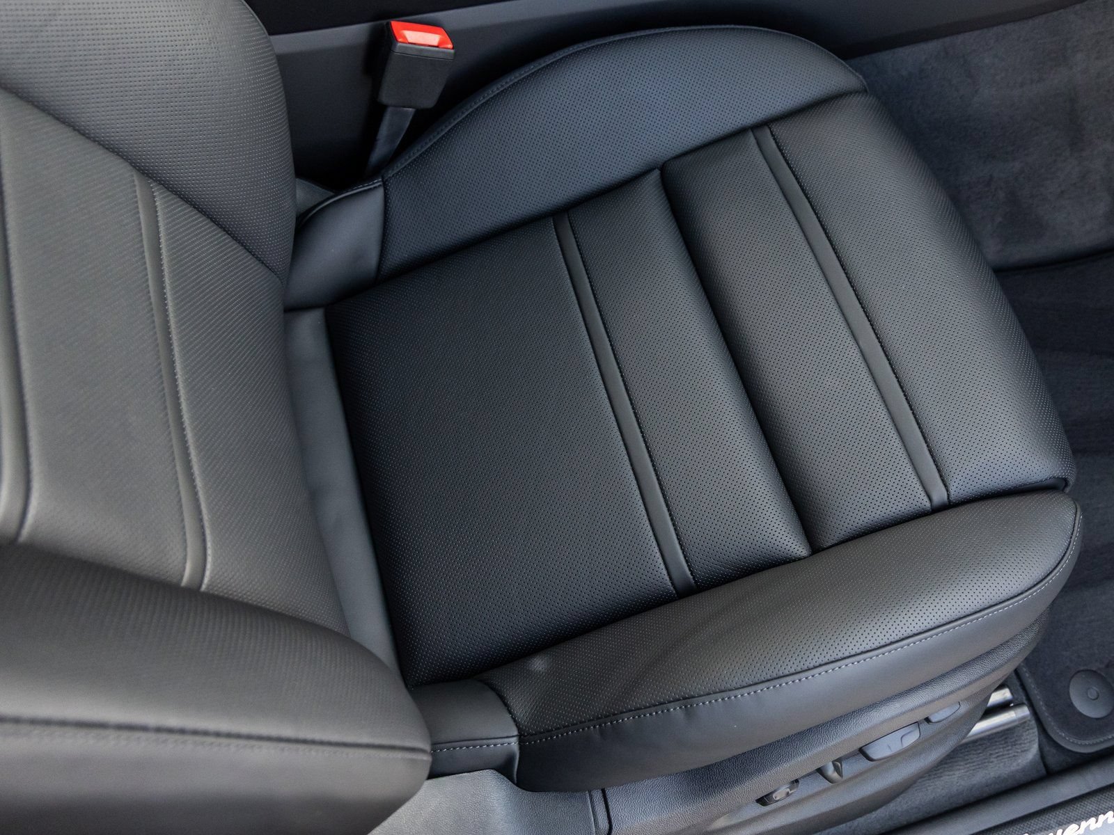 Certified 2025 Porsche Cayenne S AWD/4WD image 45