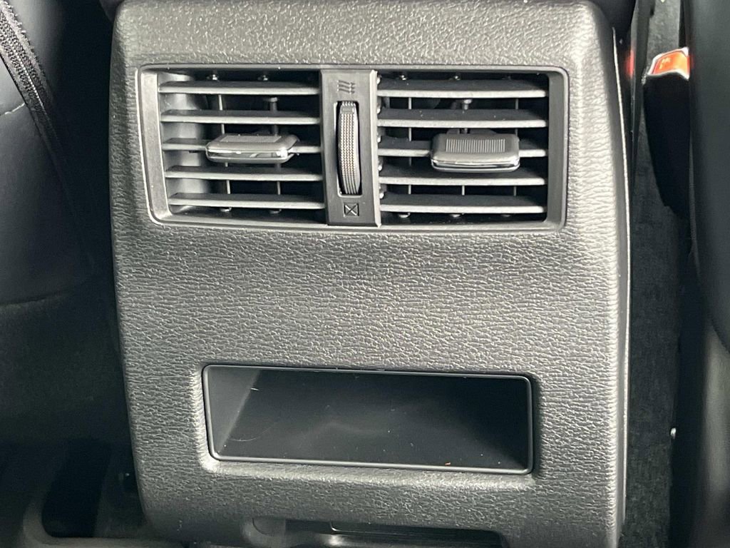 New 2026 Mitsubishi Outlander SE image 17