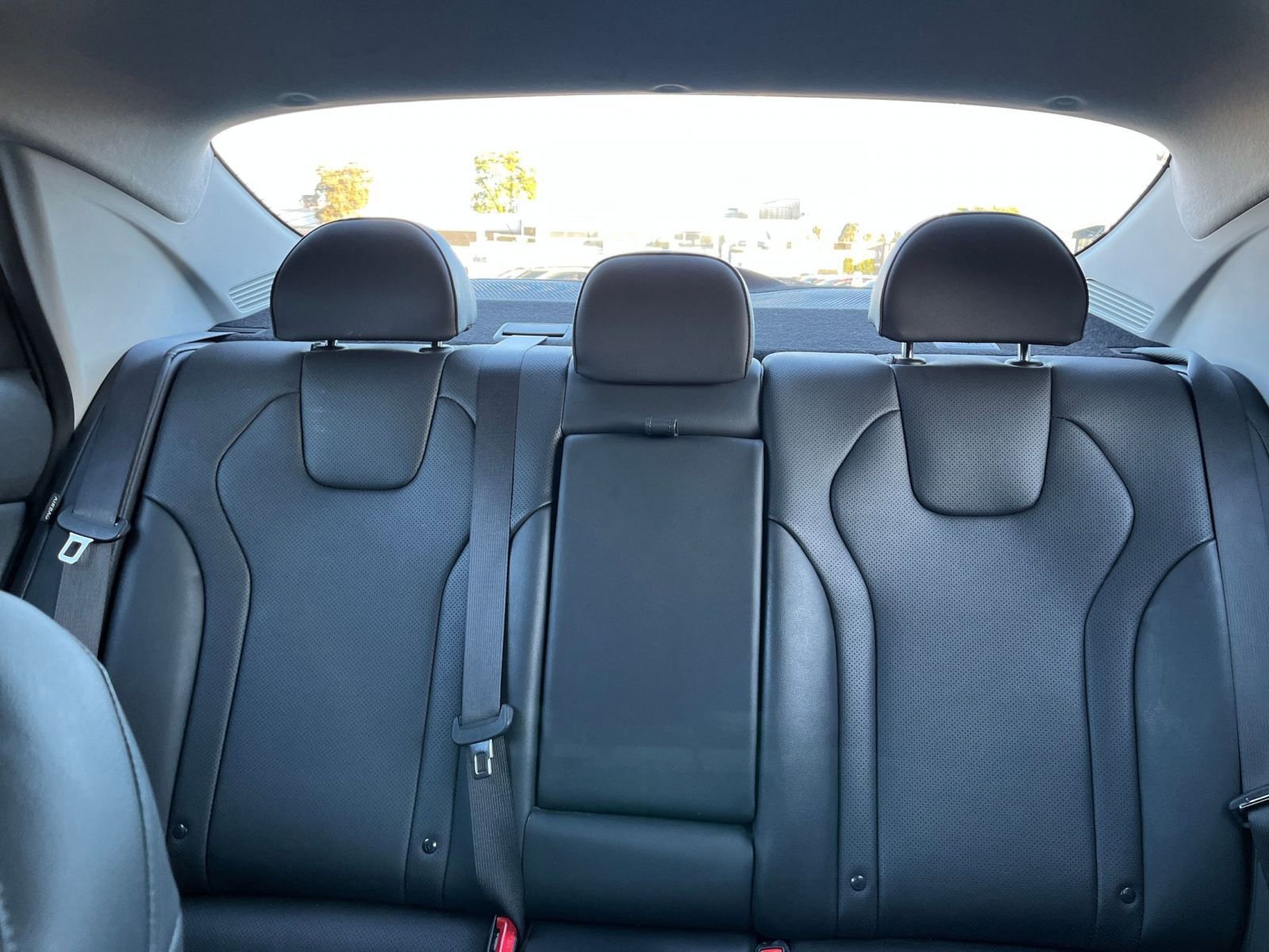 Used 2025 Hyundai Elantra Limited image 39