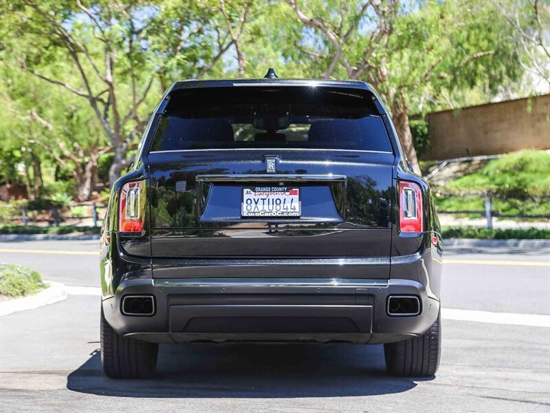 Used 2021 Rolls-Royce Cullinan Black Badge AWD/4WD image 18