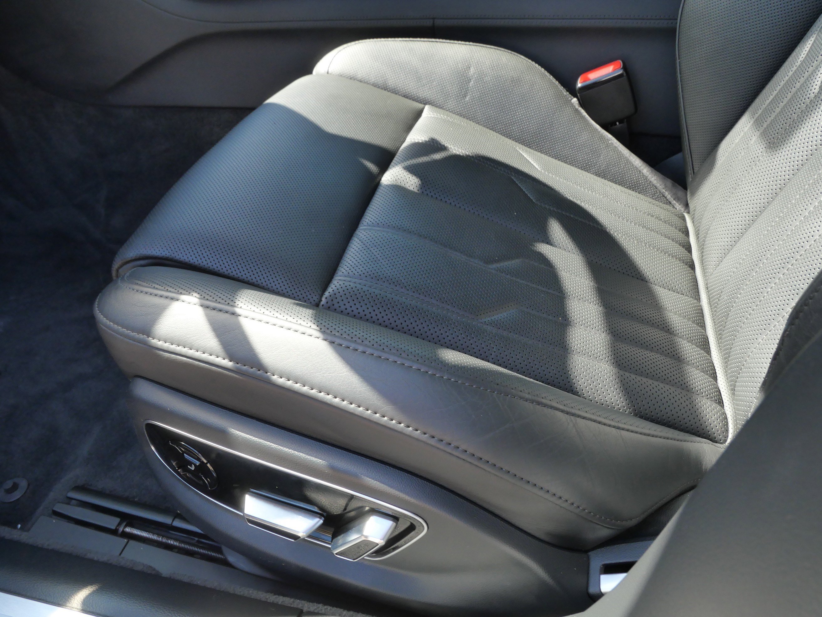 Used 2023 Audi A8 L 3.0T AWD/4WD image 20