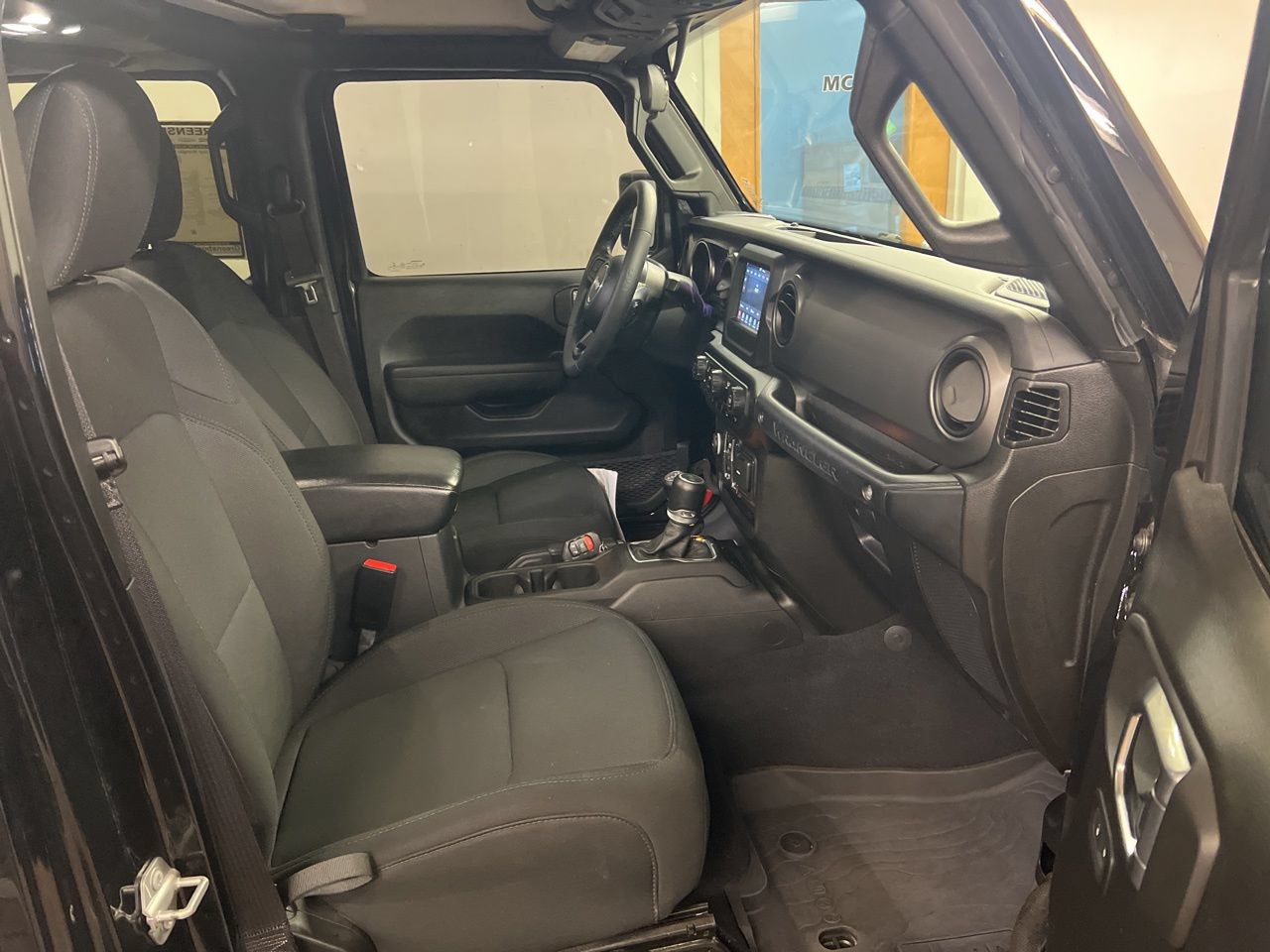 Used 2022 Jeep Wrangler Unlimited Sport AWD/4WD image 18