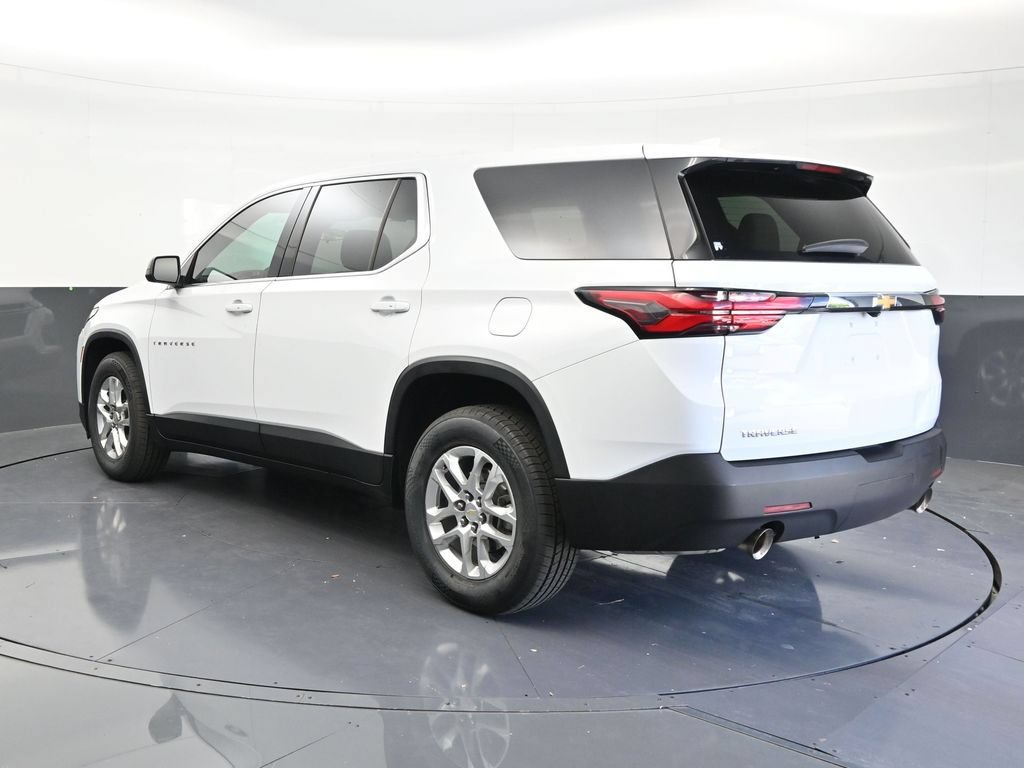 Used 2023 Chevrolet Traverse LS FWD image 3