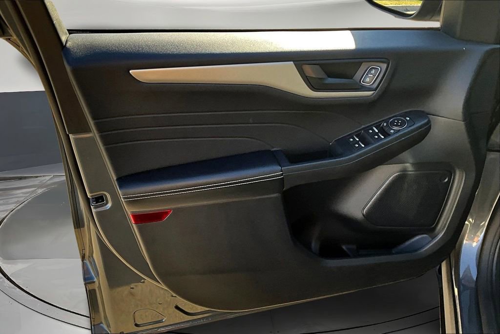 Used 2022 Ford Escape SE w/ Convenience Package image 19