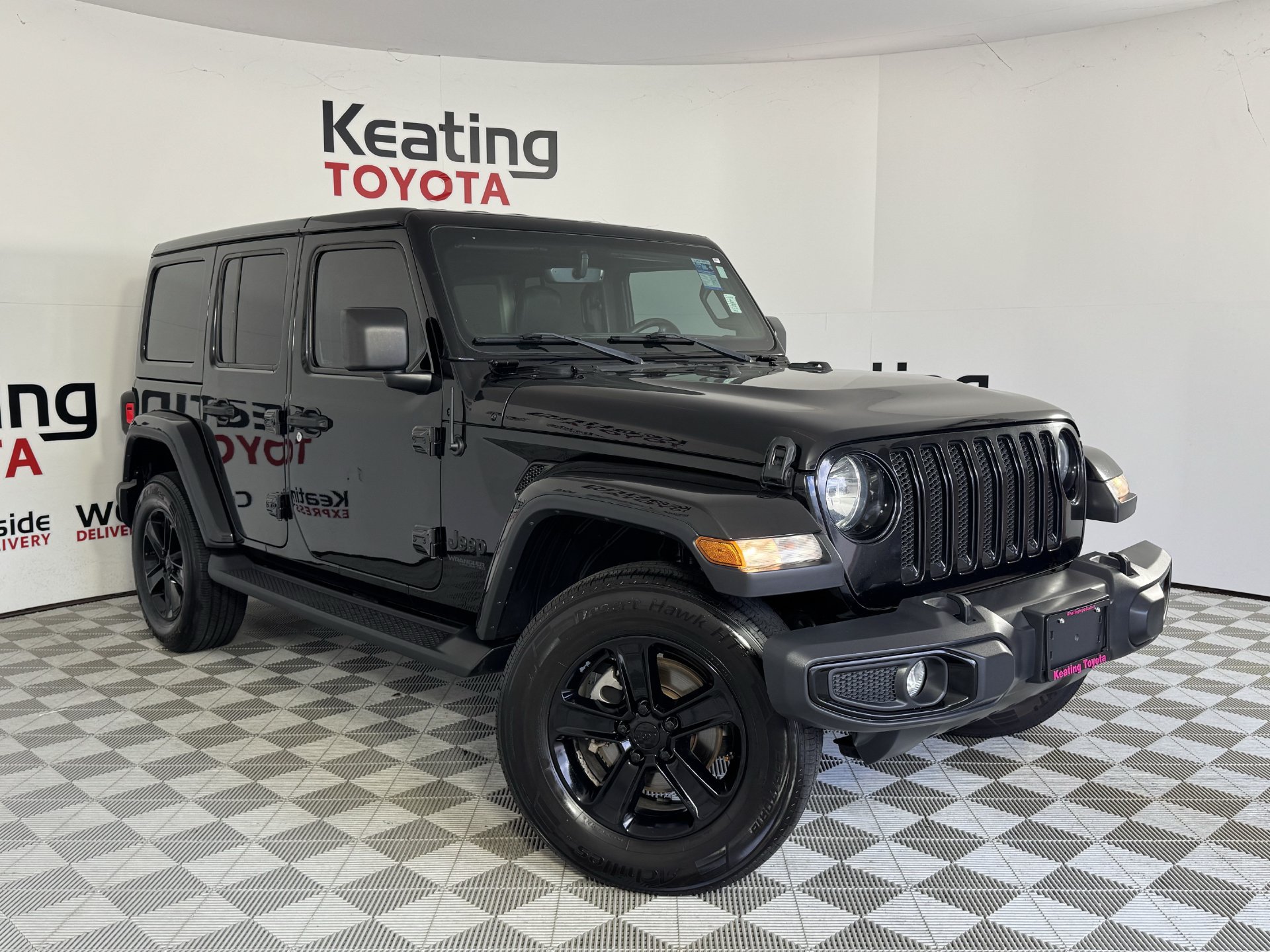 Used 2020 Jeep Wrangler Unlimited Sahara AWD/4WD image 2