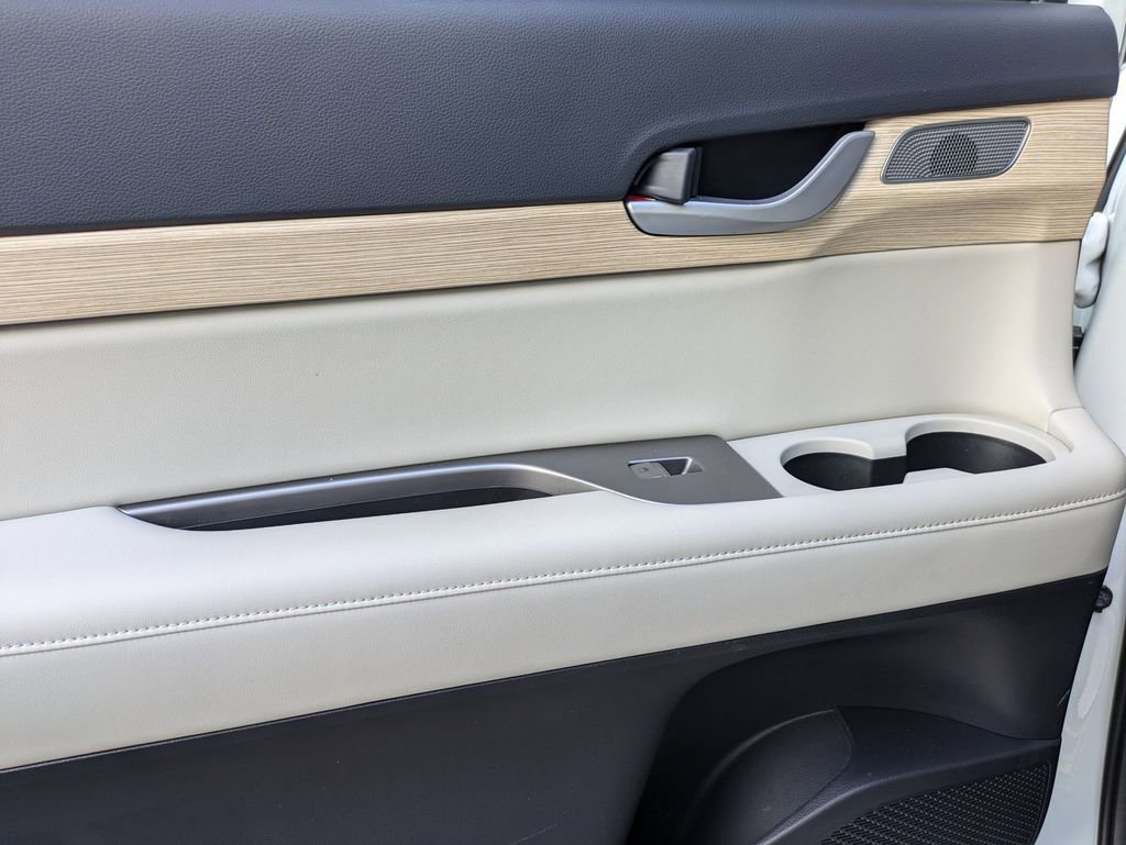 Used 2025 Hyundai Palisade Limited image 24