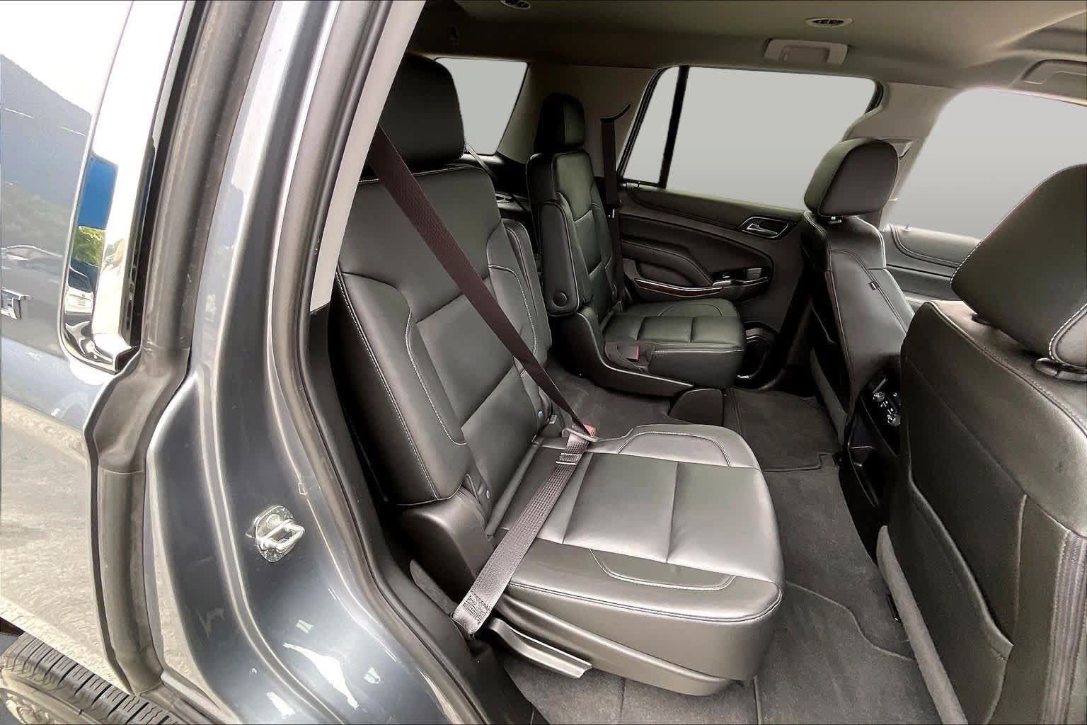 Used 2020 Chevrolet Tahoe LT w/ Luxury Package RWD image 19
