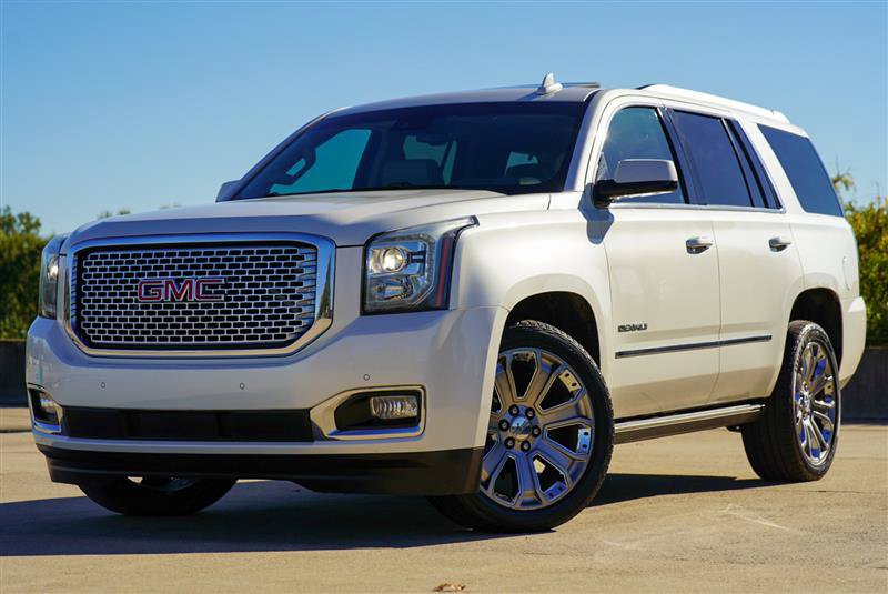 Used 2015 GMC Yukon Denali w/ Premium Package AWD/4WD image 2