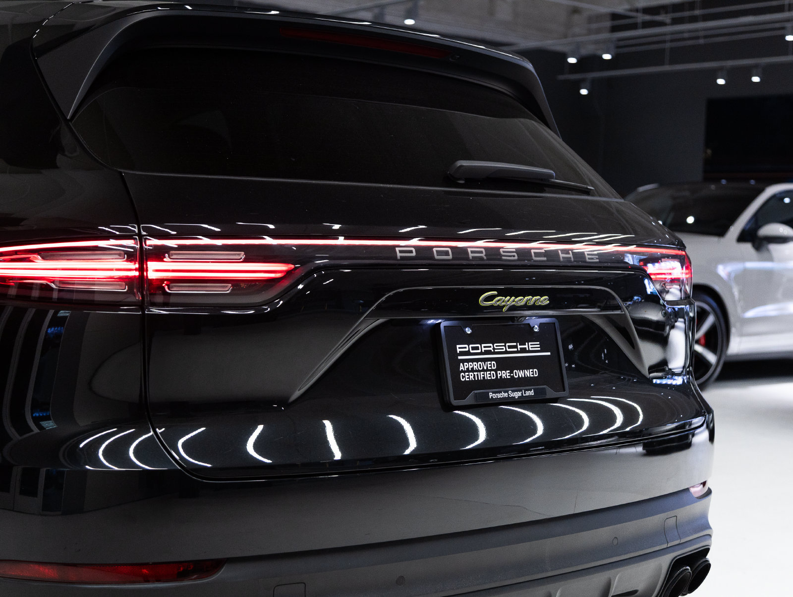 Certified 2023 Porsche Cayenne Platinum Edition AWD/4WD image 34