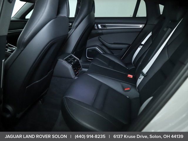Used 2023 Porsche Panamera 4 image 30