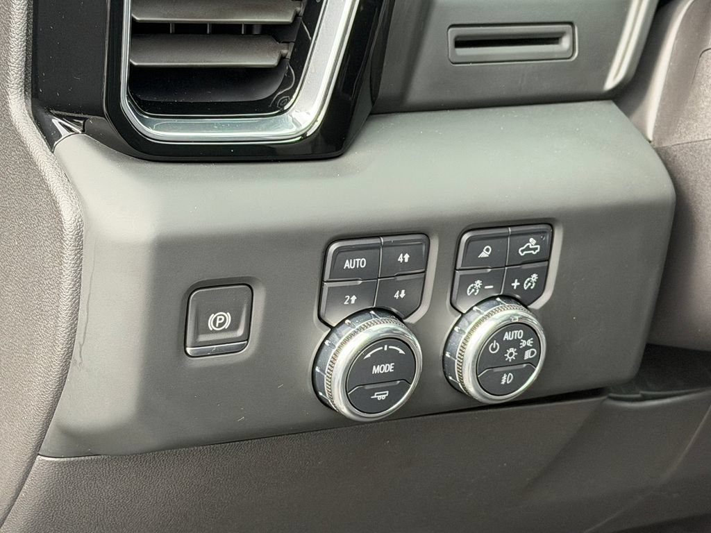 Certified 2024 GMC Sierra 1500 Denali AWD/4WD image 32