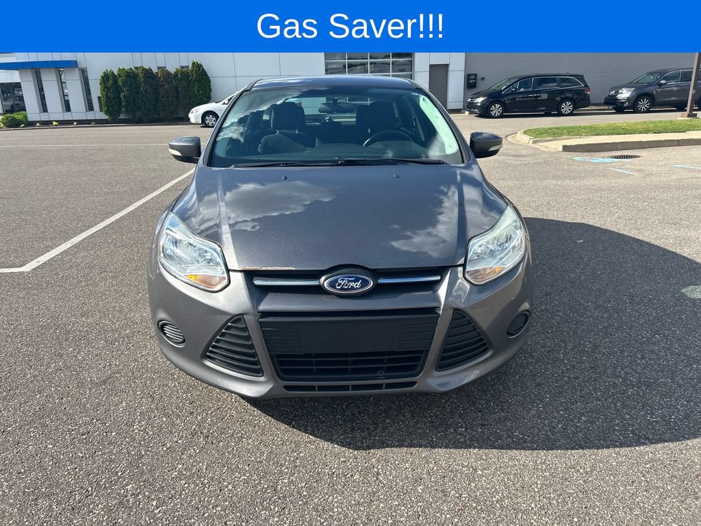 Used 2014 Ford Focus SE w/ SE Winter Package FWD image 3